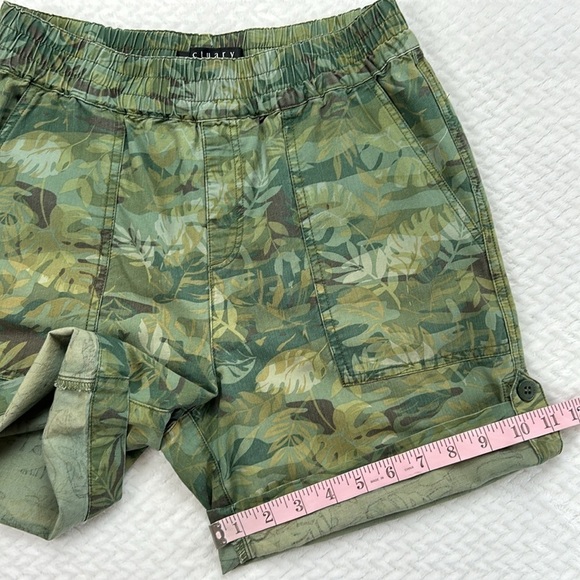 Sanctuary Camo Print Trailblazer Shorts Size 25 - Picture 8 of 17